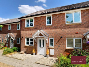Wokingham - 2 Bedroom House - With Garden